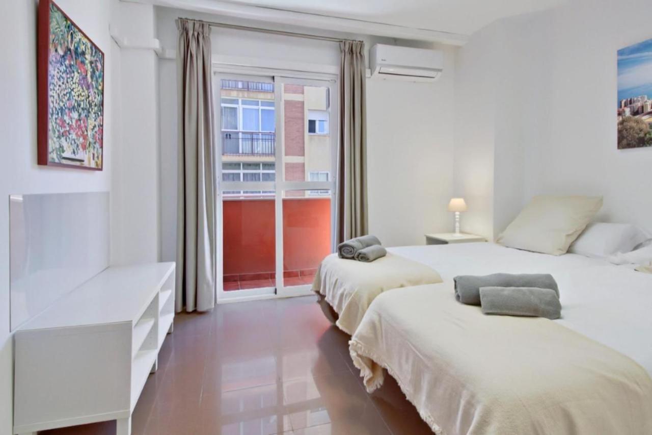 Apartamento Amplio Piso Con Terraza Málaga Exterior foto